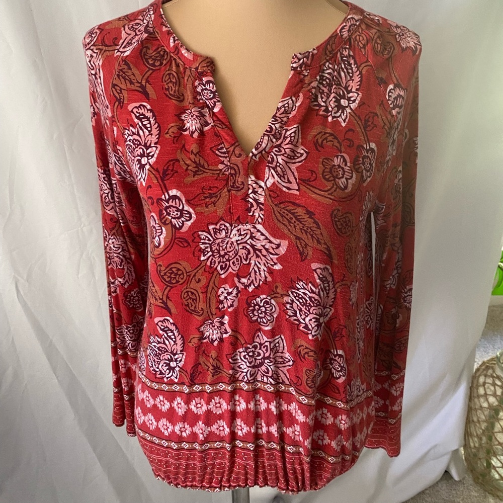 Max Jeans long sleeve top. Relax fit small